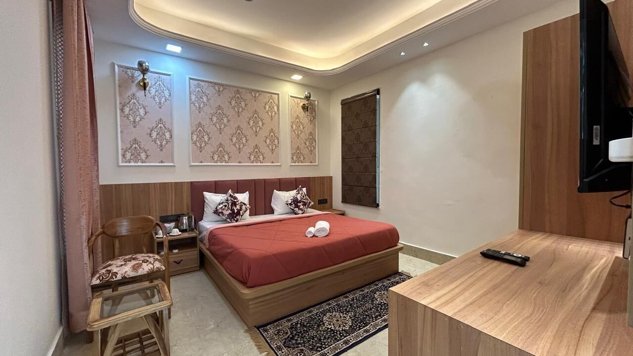 Photo of Bedroom in DLF Phase 5