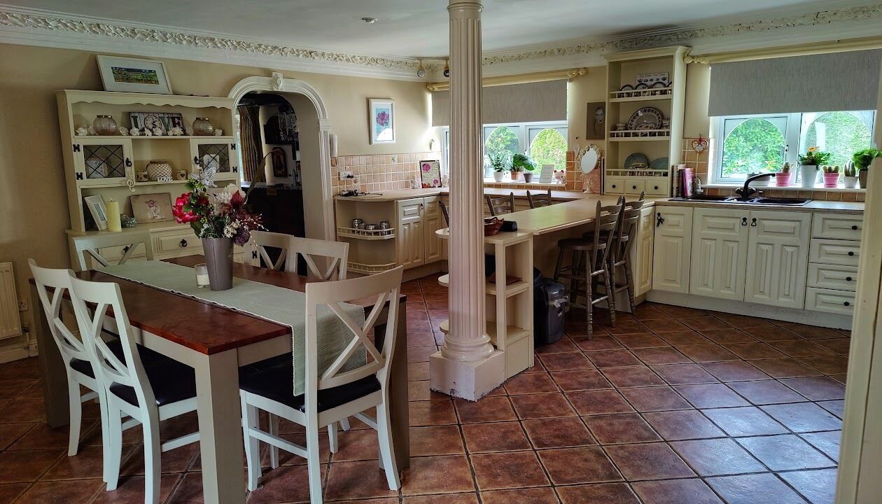 Photo of Livingroom in Cut Bush