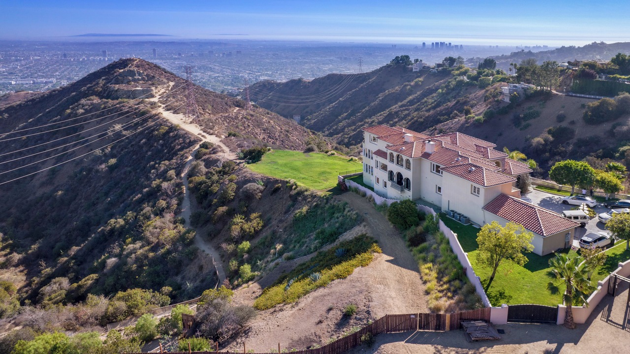 Photo of Outdoor in Hollywood Hills
