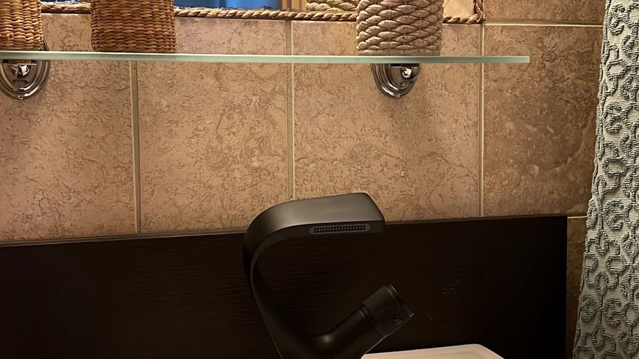 Photo of Bathroom in Drama