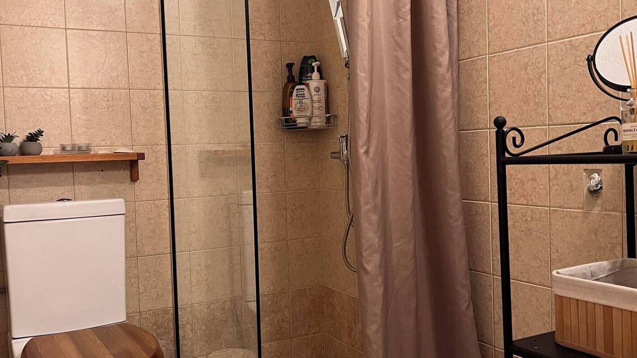 Photo of Bathroom in Drama