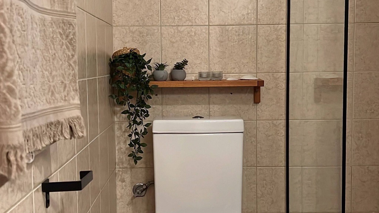 Photo of Bathroom in Drama