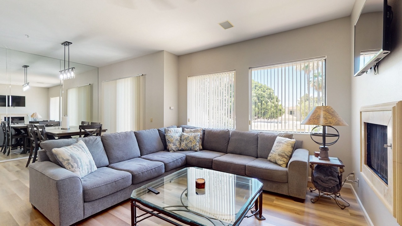 Photo of Livingroom in McCormick Ranch
