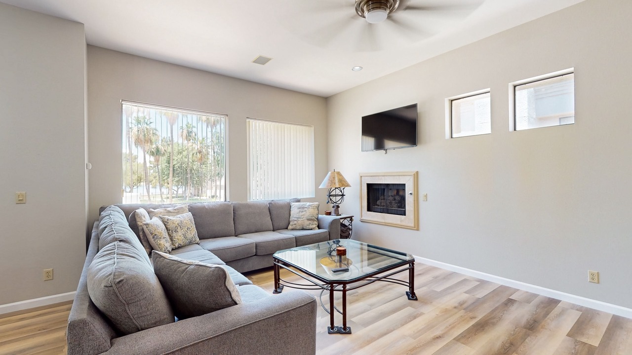 Photo of Livingroom in McCormick Ranch