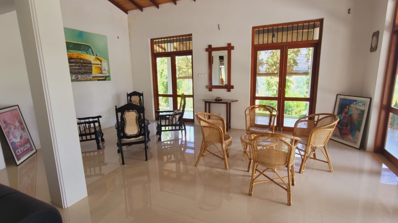 Photo of Others in Menikhinna