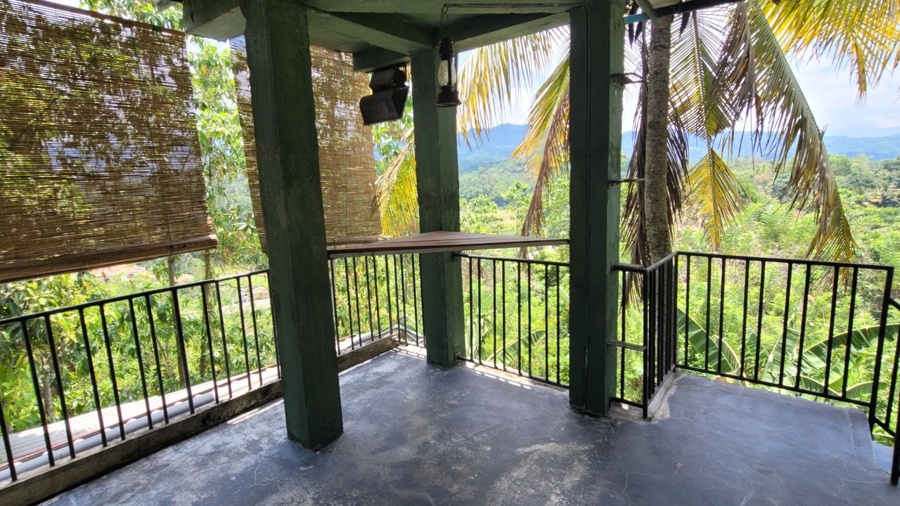 Photo of Others in Menikhinna