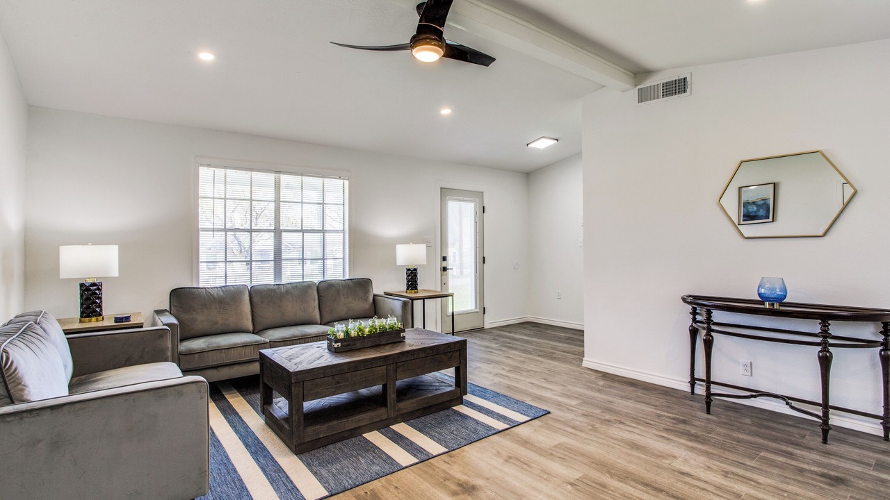 Photo of Livingroom in Cedar Hill