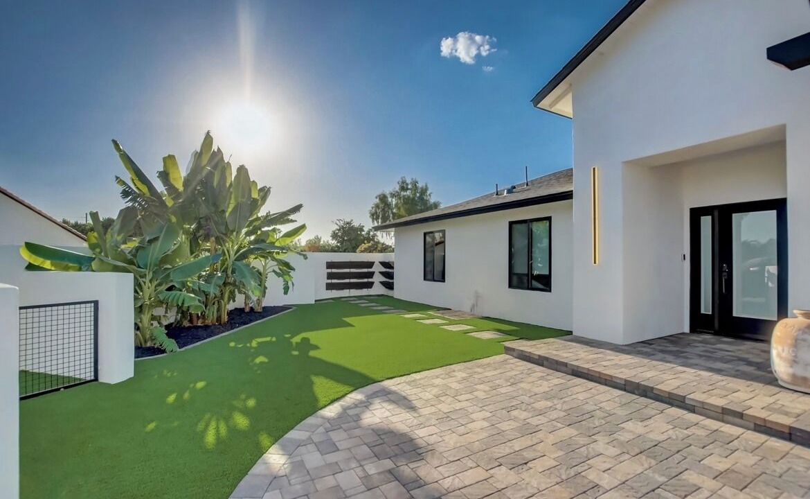Photo of Outdoor in Avant