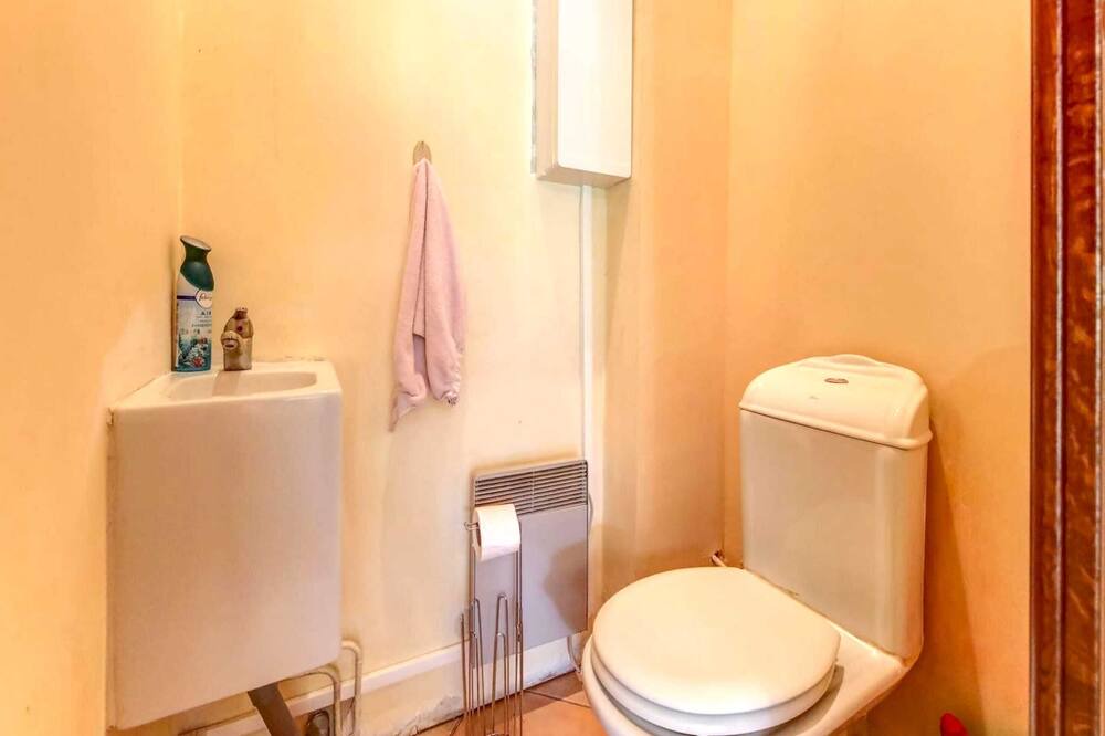 Photo of Bathroom in Raizeux