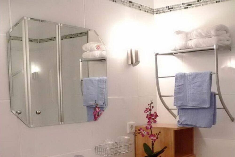 Photo of Bathroom in Schwarzenbruck
