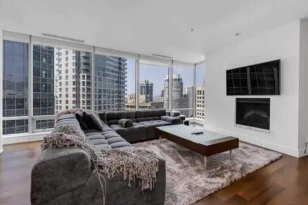 Photo of Livingroom in Coal Harbour