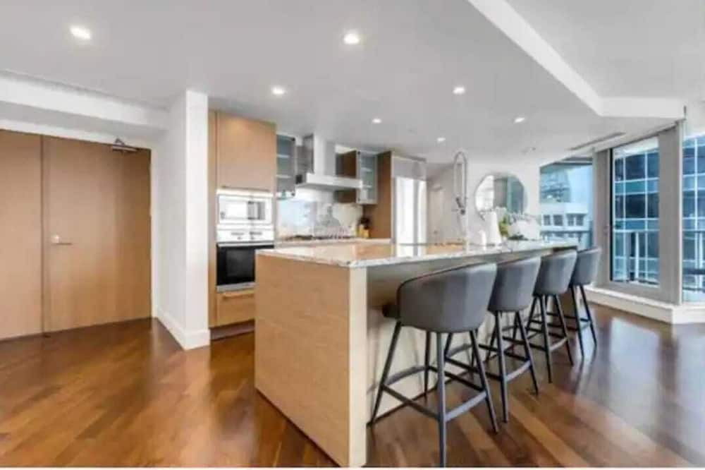 Photo of Kitchen in Coal Harbour
