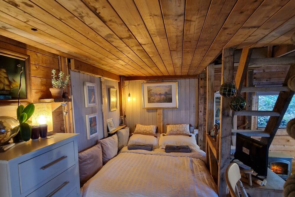 Photo of Bedroom in Penrhyn Bay