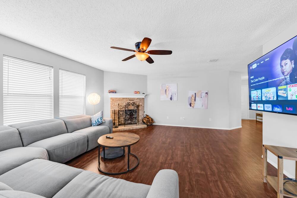Photo of Livingroom in Little Elm