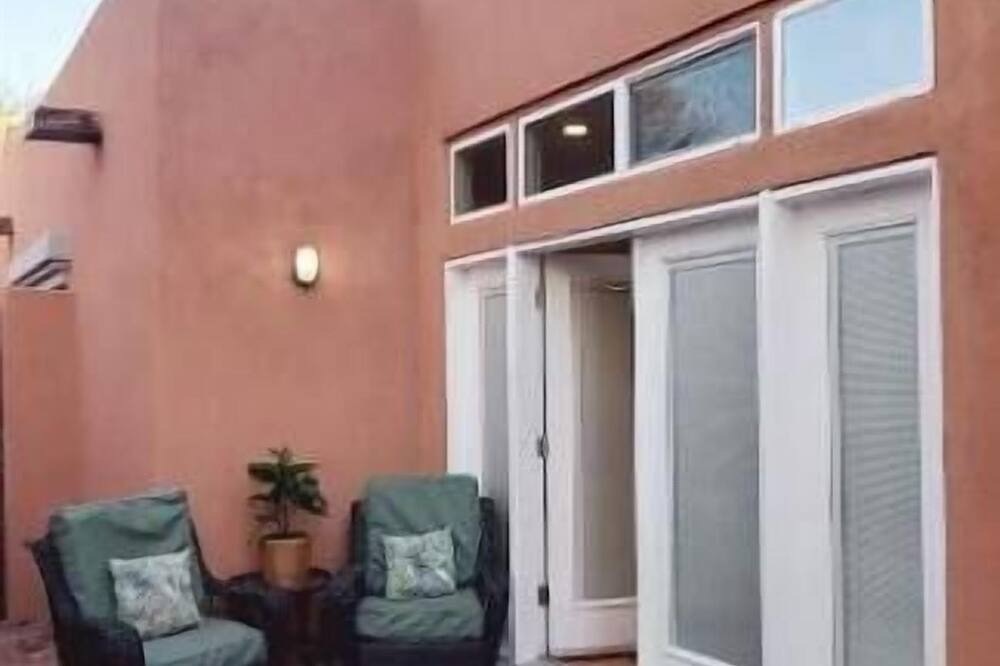 Photo of Outdoor in Raynolds Addition