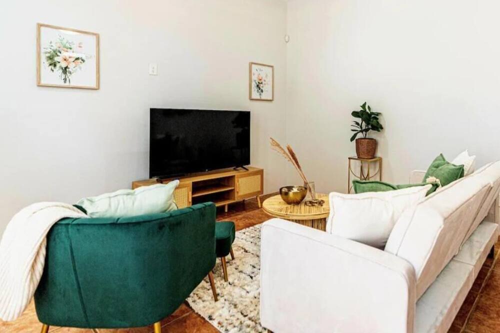 Photo of Livingroom in Raynolds Addition