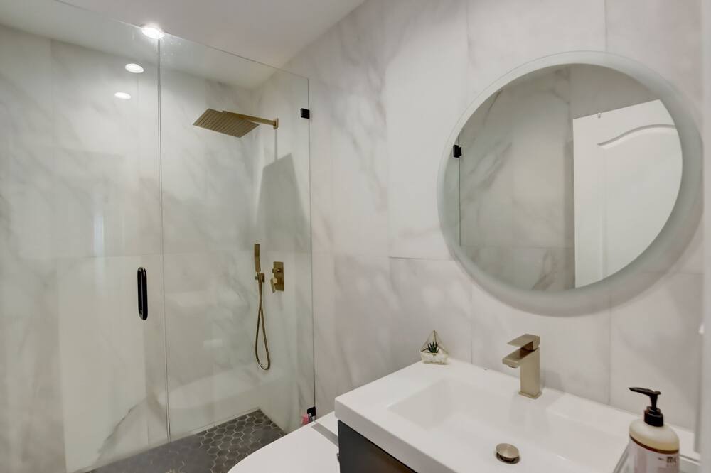 Photo of Bathroom in Avant