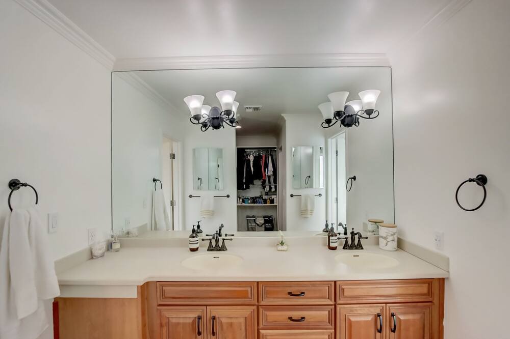 Photo of Bathroom in Avant