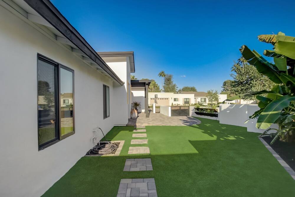 Photo of Outdoor in Avant