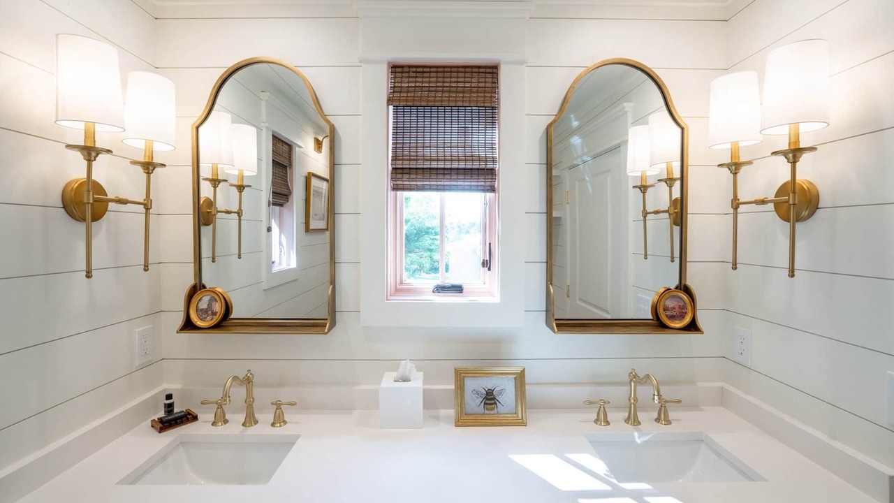 Photo of Bathroom in Dillard