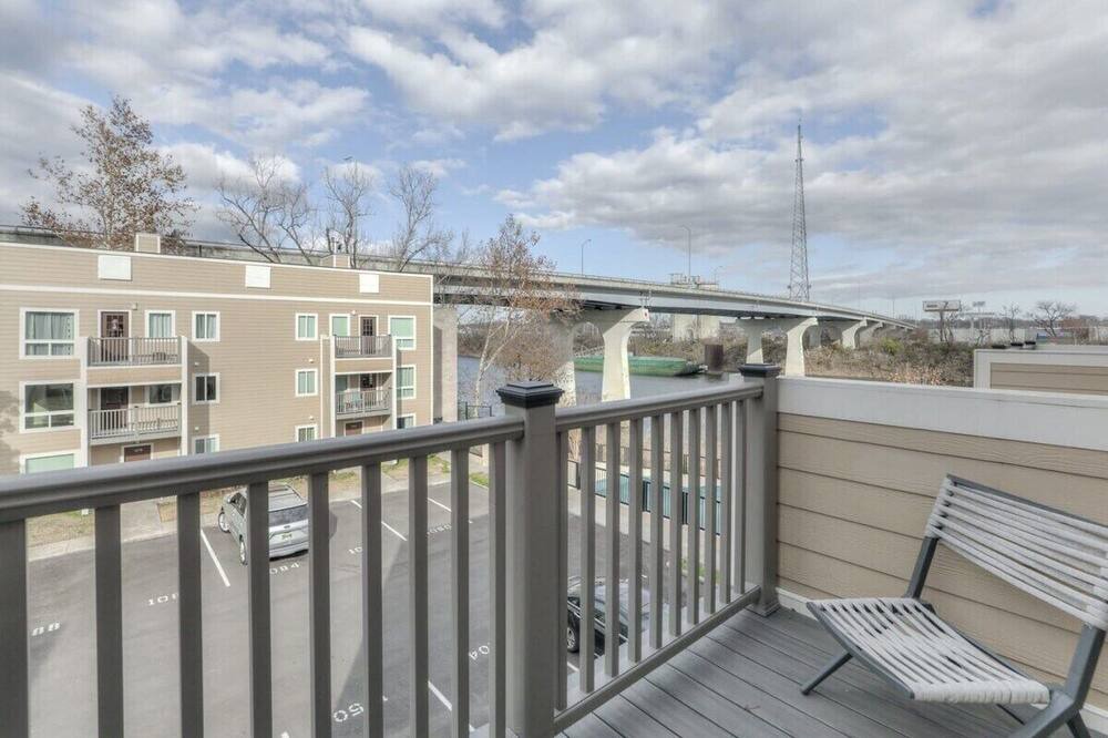 Photo of Outdoor in North Capitol
