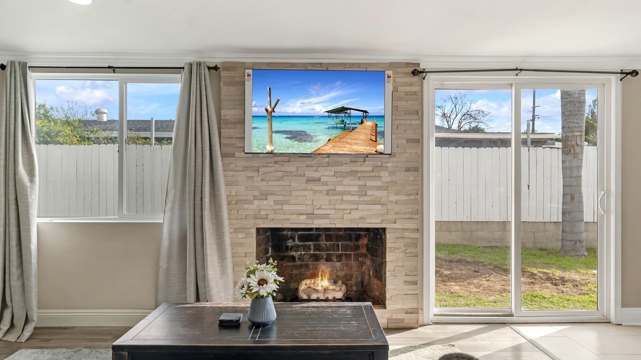 Photo of Livingroom in Reseda