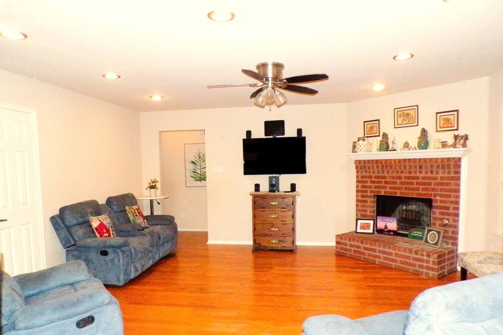 Photo of Livingroom in Wylie
