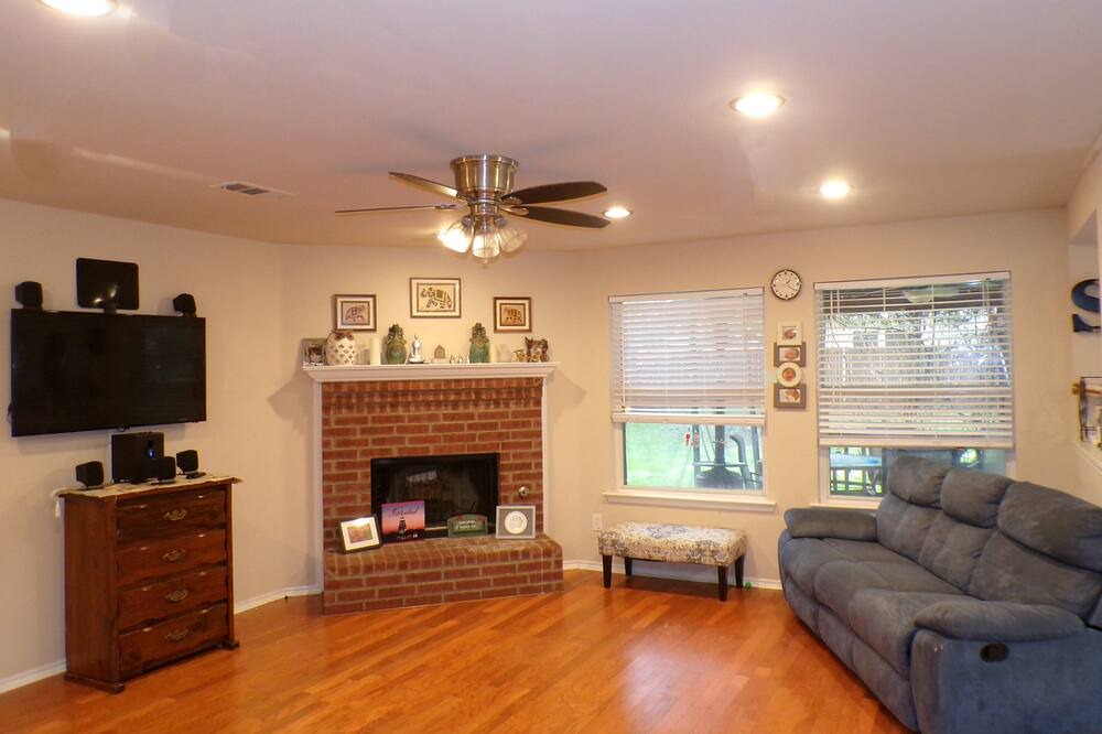 Photo of Livingroom in Wylie