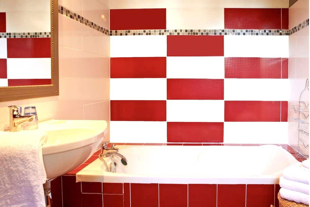 Photo of Bathroom in Plouegat-Moysan