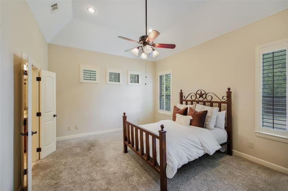 Photo of Bedroom in Grapevine