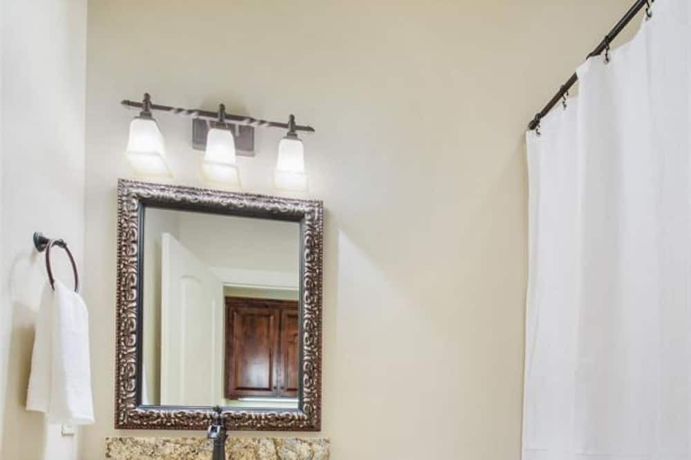 Photo of Bathroom in Grapevine