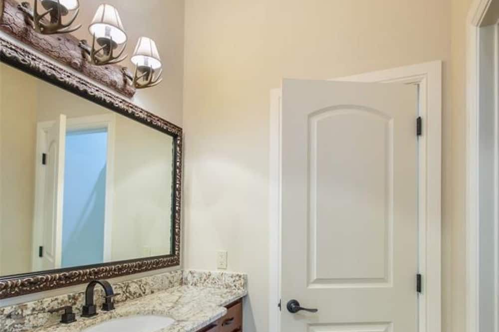 Photo of Bathroom in Grapevine
