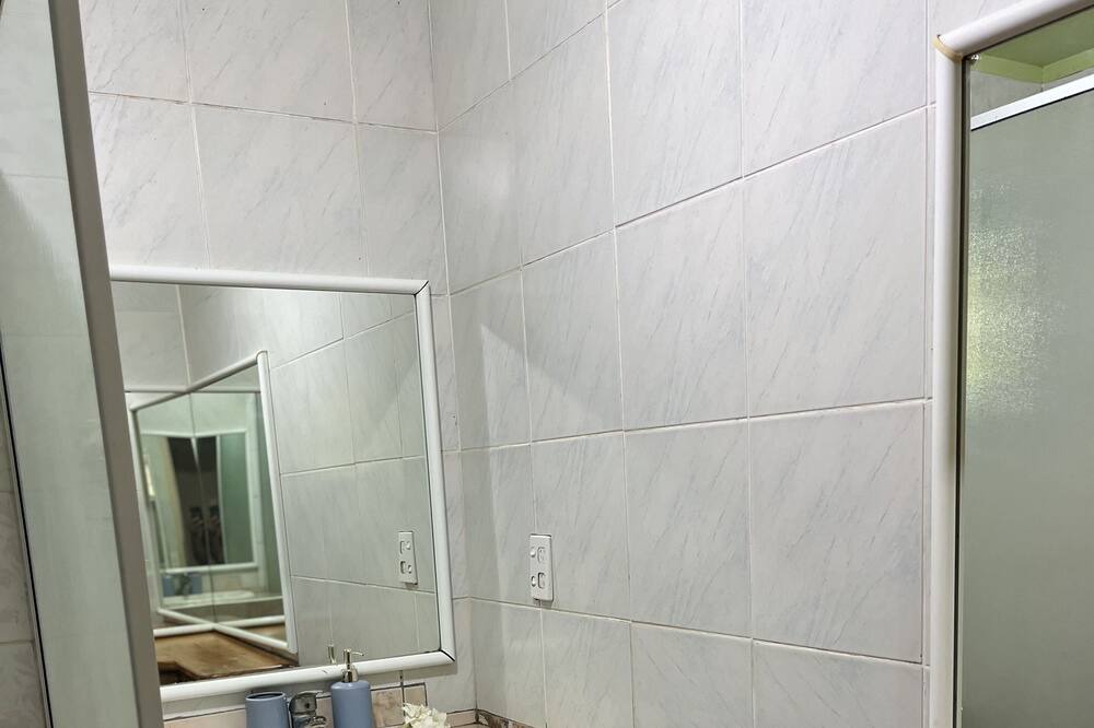 Photo of Bathroom in Avarua