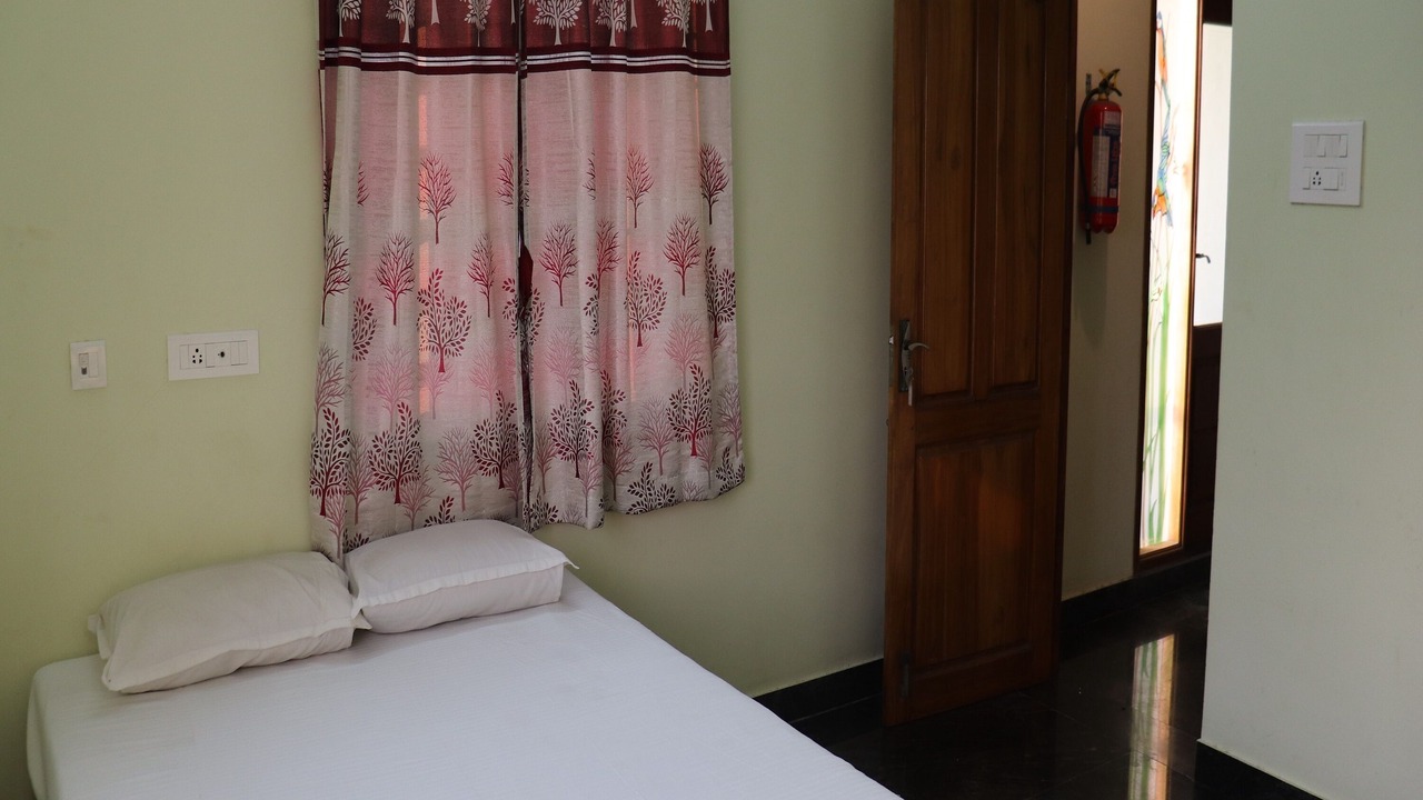 Photo of Bedroom in Tindivanam