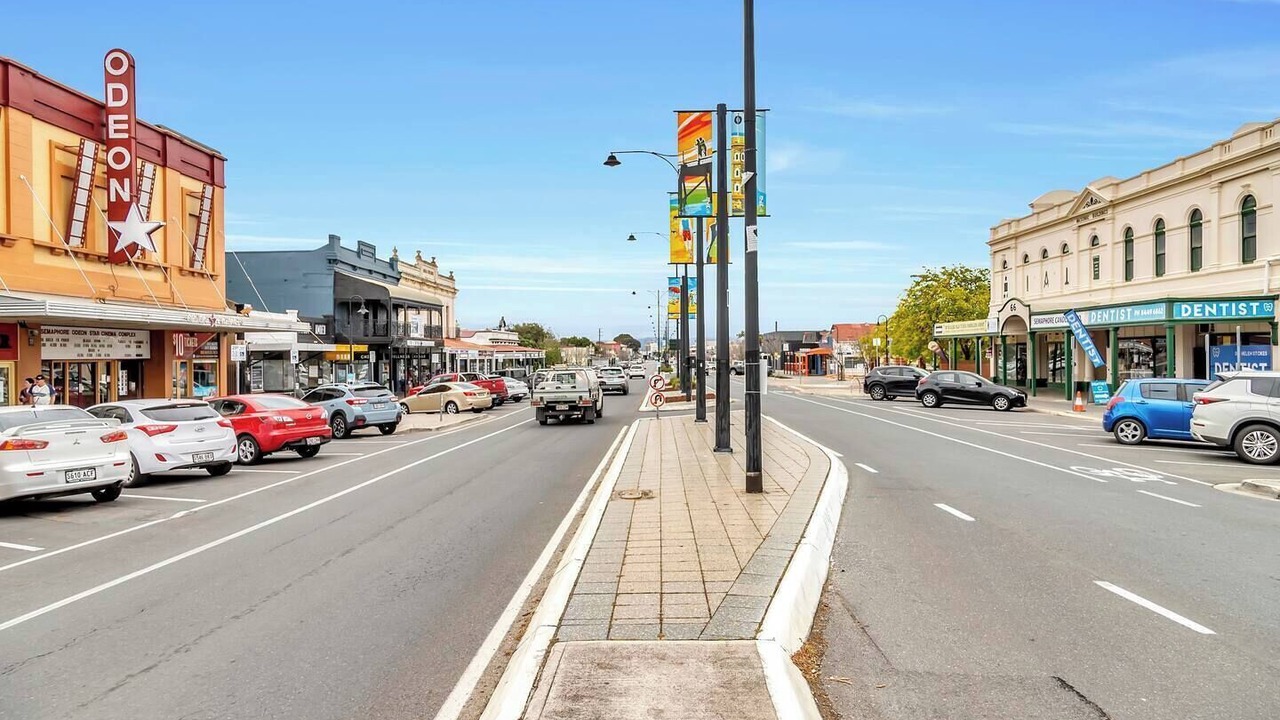 Photo of Others in Semaphore