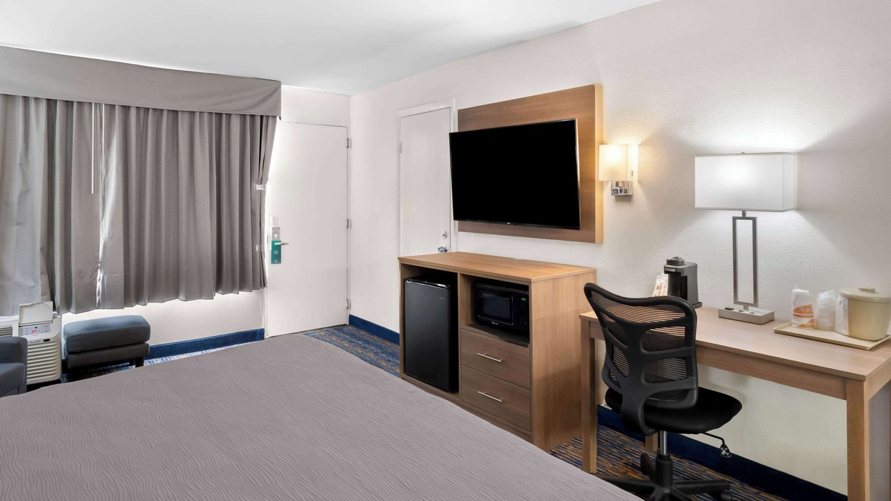Photo of Bedroom in Luray