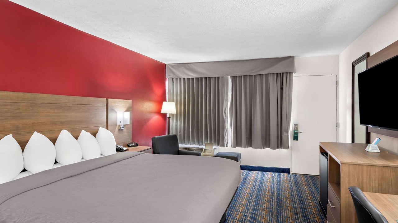 Photo of Bedroom in Luray