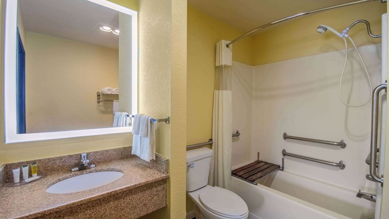 Photo of Bathroom in Evansdale