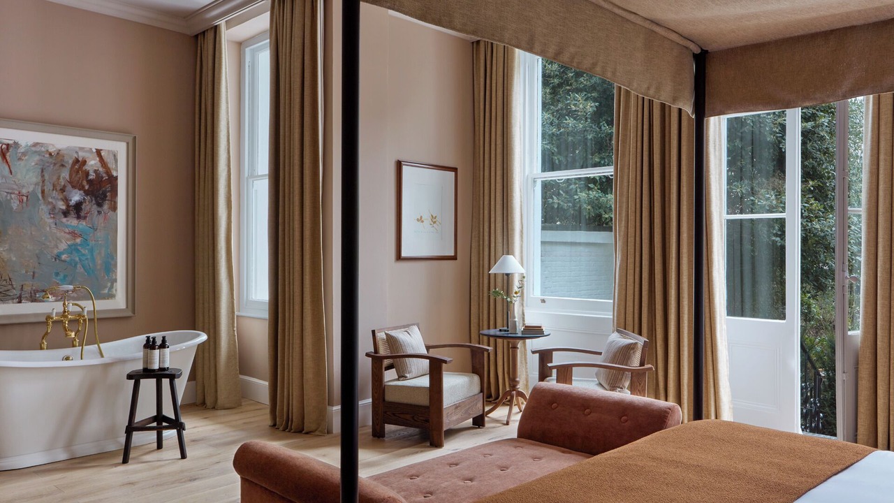 Photo of Bedroom in Earl's Court