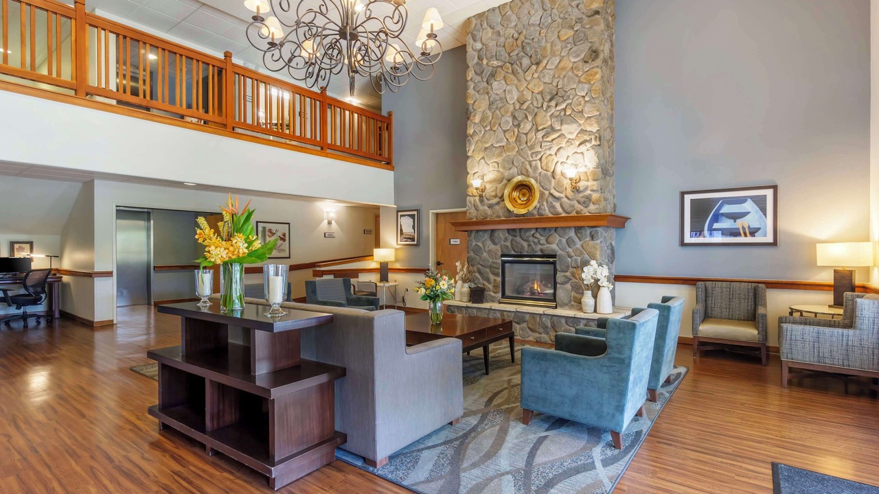 Photo of Livingroom in The Bowl of Edmonds