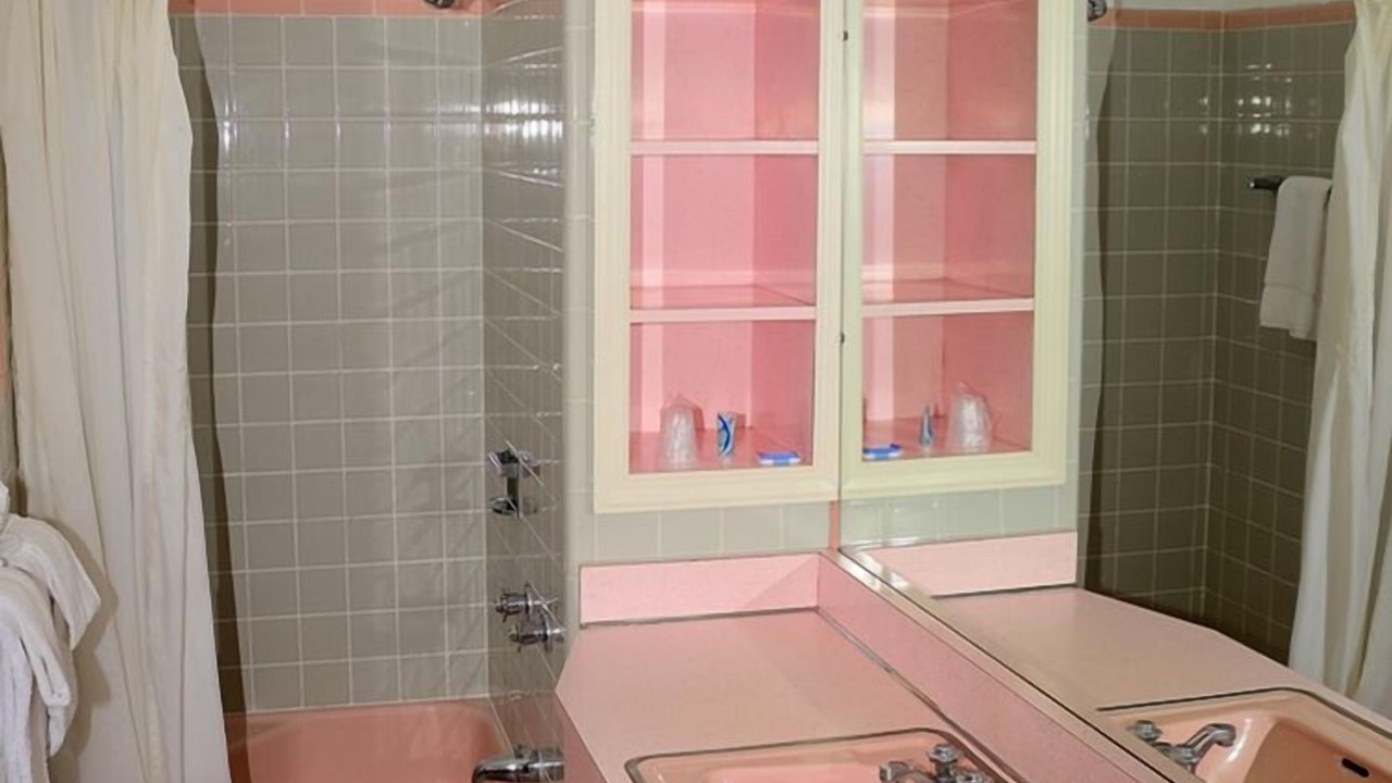Photo of Bathroom in Luray
