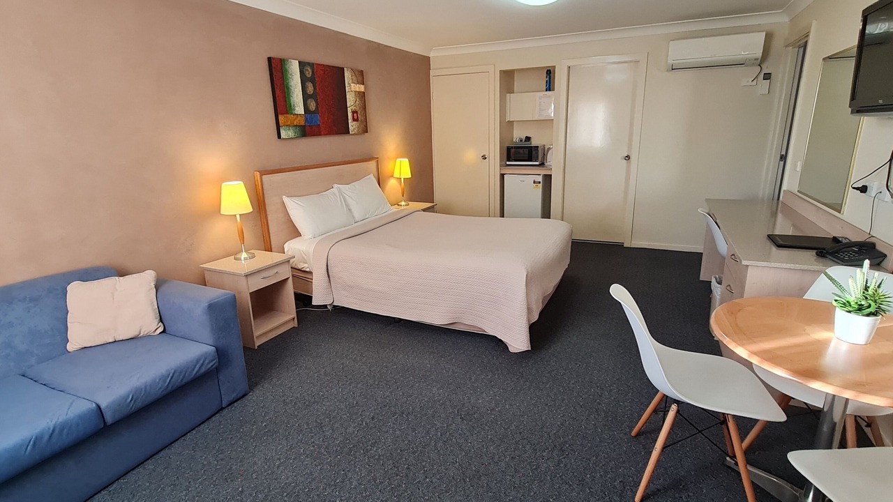 Photo of Bedroom in West Tamworth