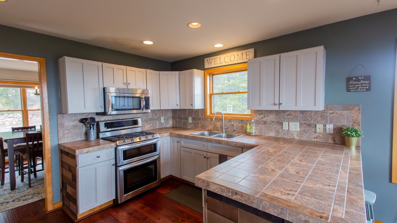 Photo of Kitchen in Coal Creek Canyon