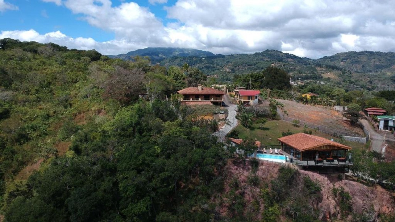 Photo of Outdoor in Roble