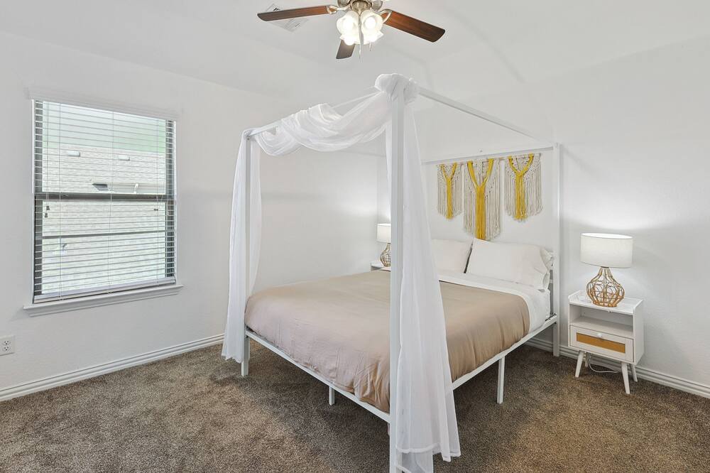 Photo of Bedroom in Waxahachie