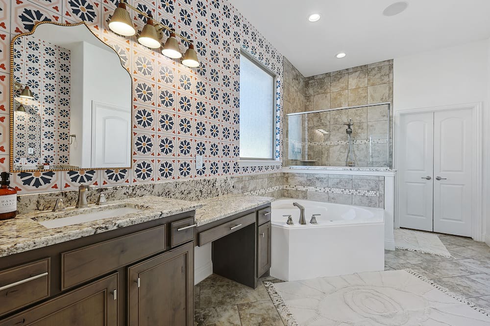 Photo of Bathroom in Waxahachie