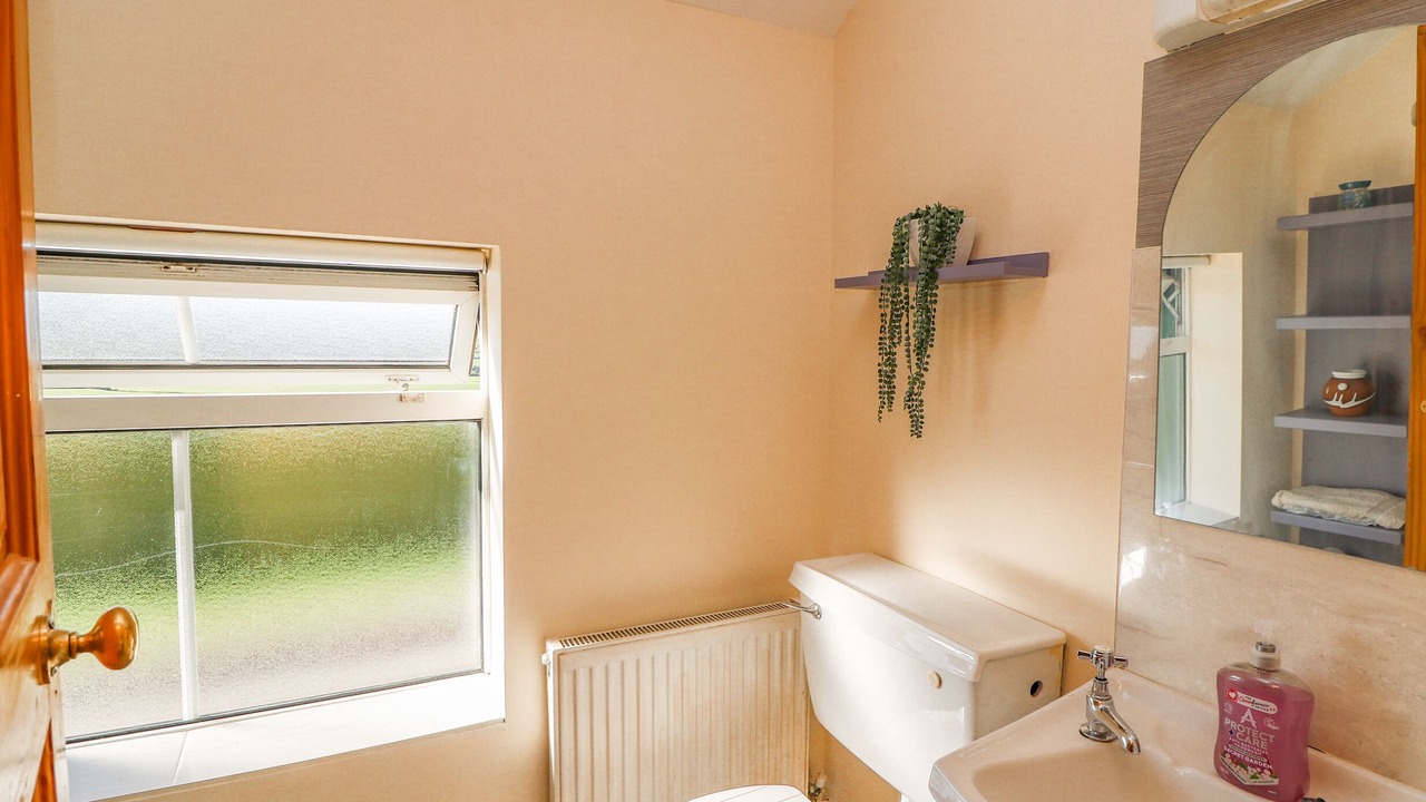 Photo of Bathroom in Templeshanbo