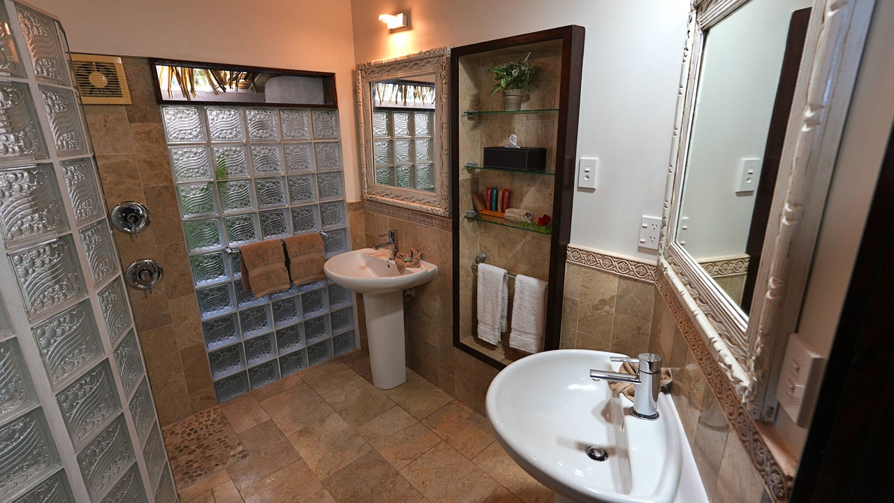 Photo of Bathroom in Tapere of Titikaveka