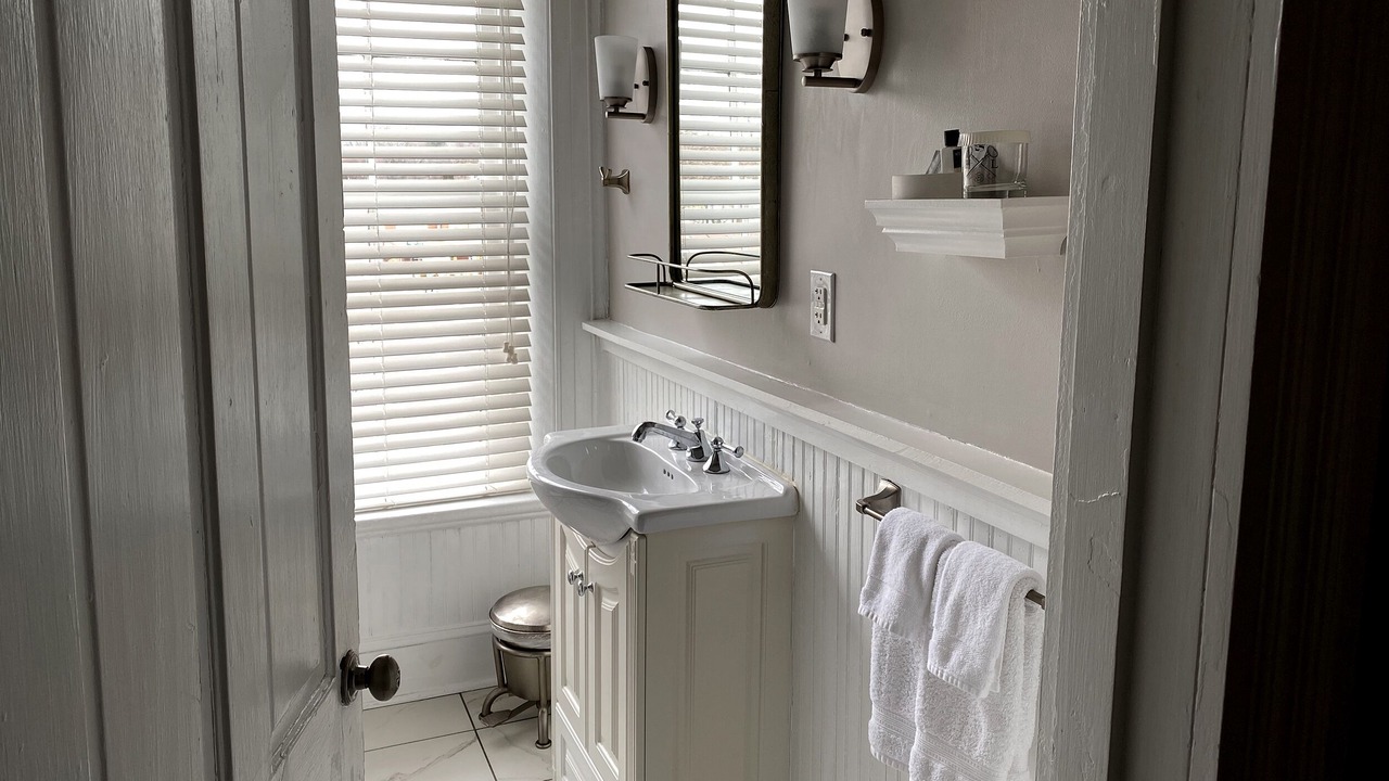Photo of Bathroom in Luray