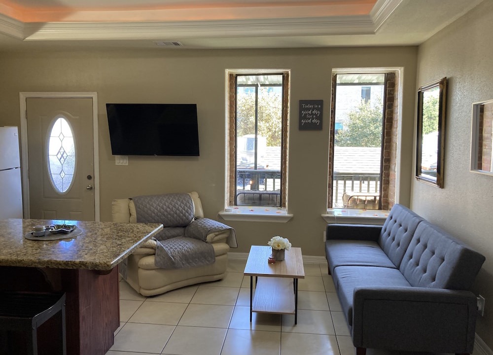 Photo of Livingroom in Midtown